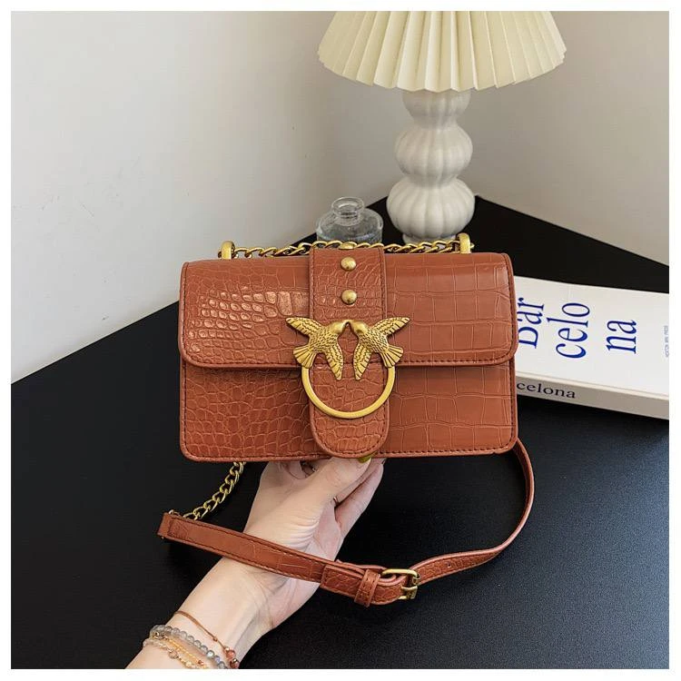 شنطه كروس مستورده ماركه PINKO